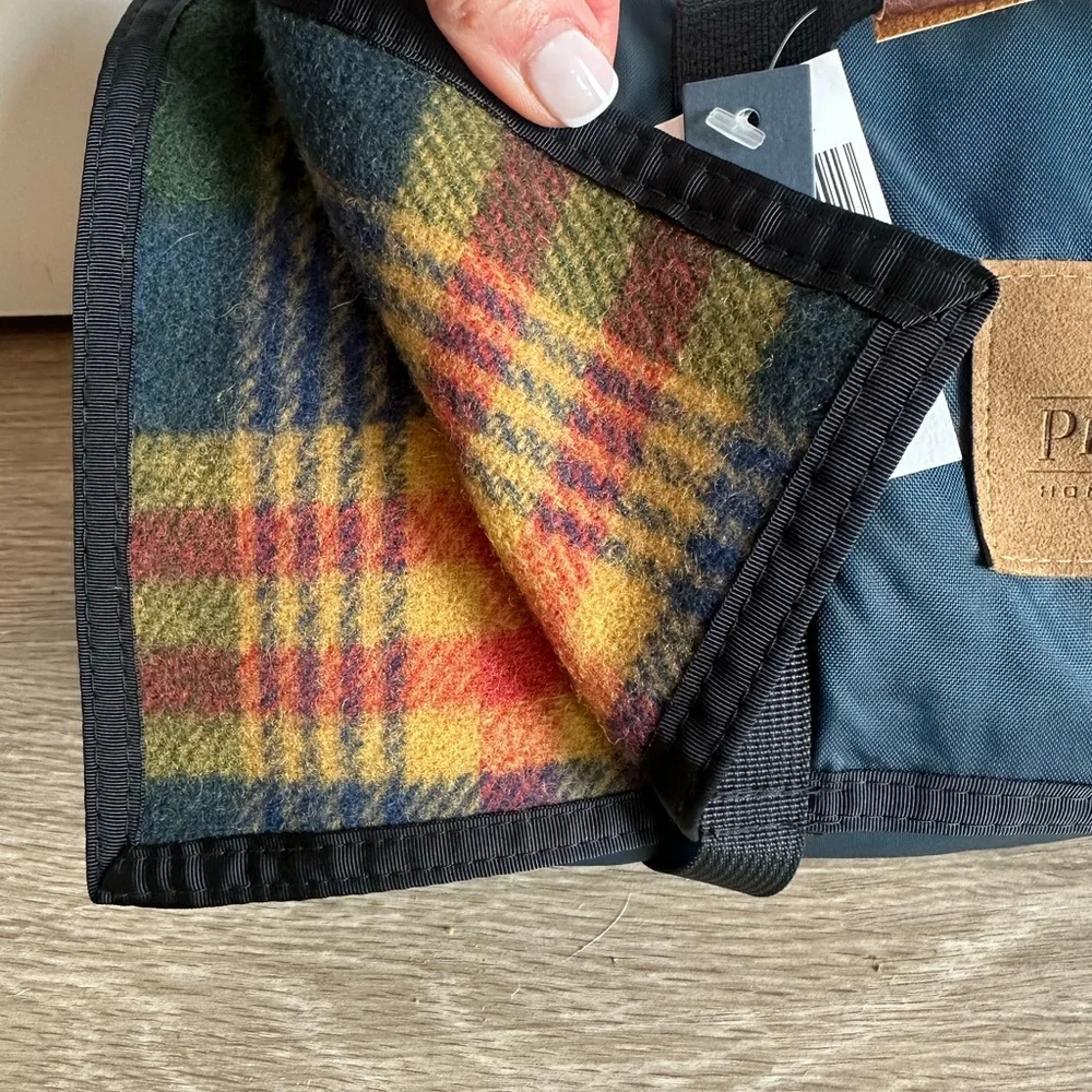 Pendleton Navy and Multicolor Roll-Up Blanket - Picture 6 of 7